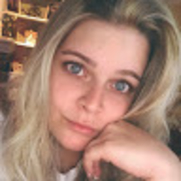 Meet your Posher, Sarah - Picture 1 of 1